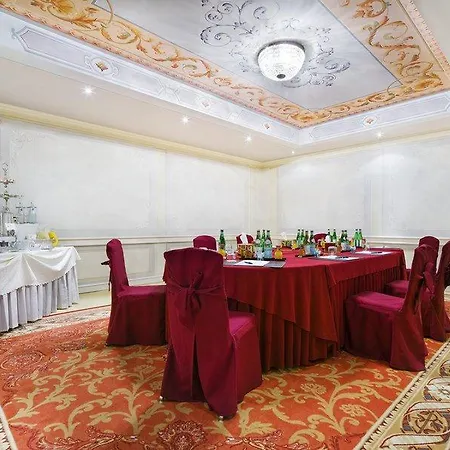 برينسيبي دي سافويا- مجموعة دورشيستر 5*